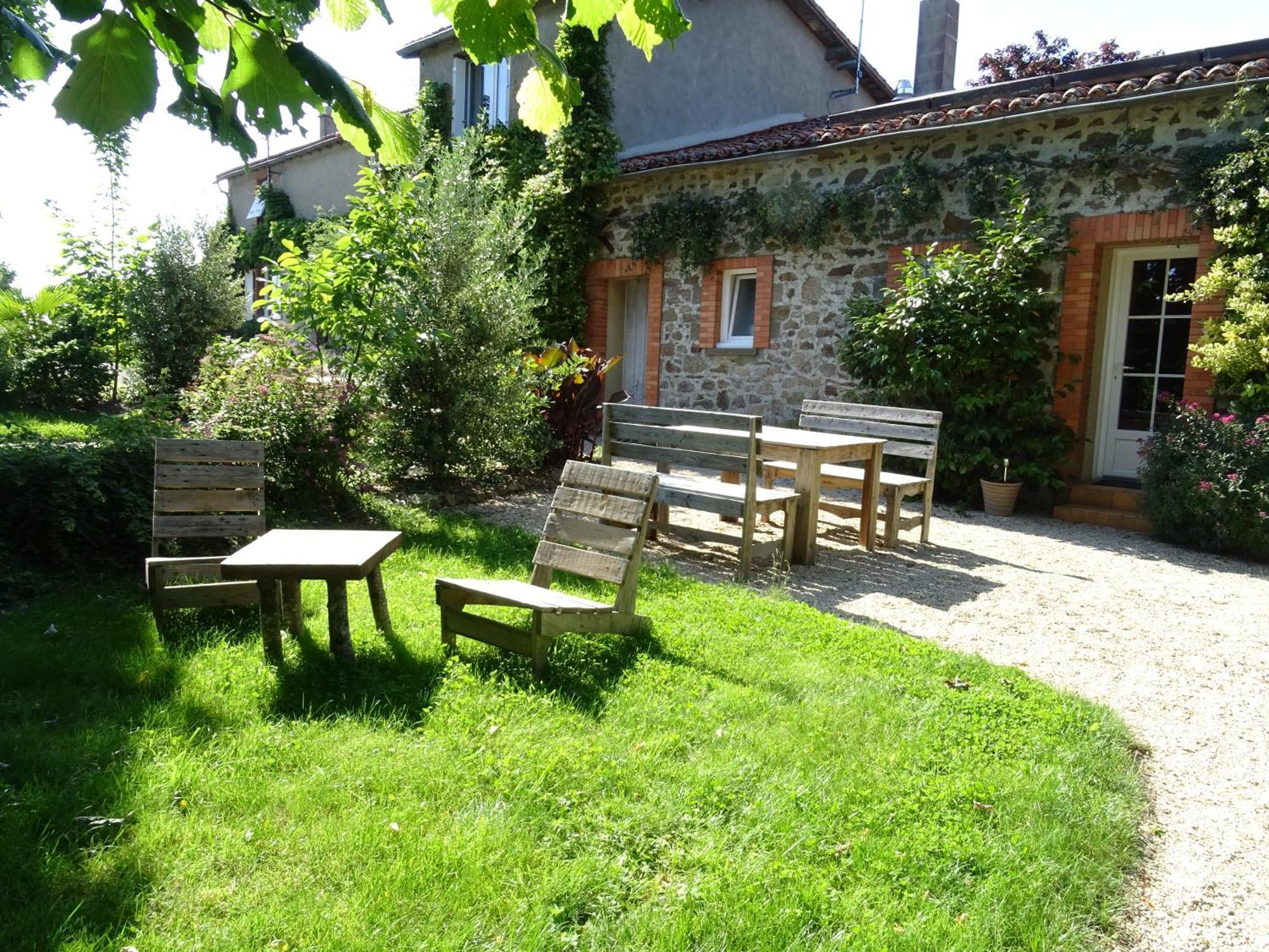 Terre Et Eau La Chambre D'Hotes Du Jardinier Sevremont Luaran gambar